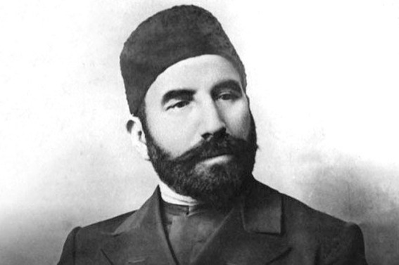 Bakıda Hacı Zeynalabdin Tağıyevin heykəli ucaldıldı